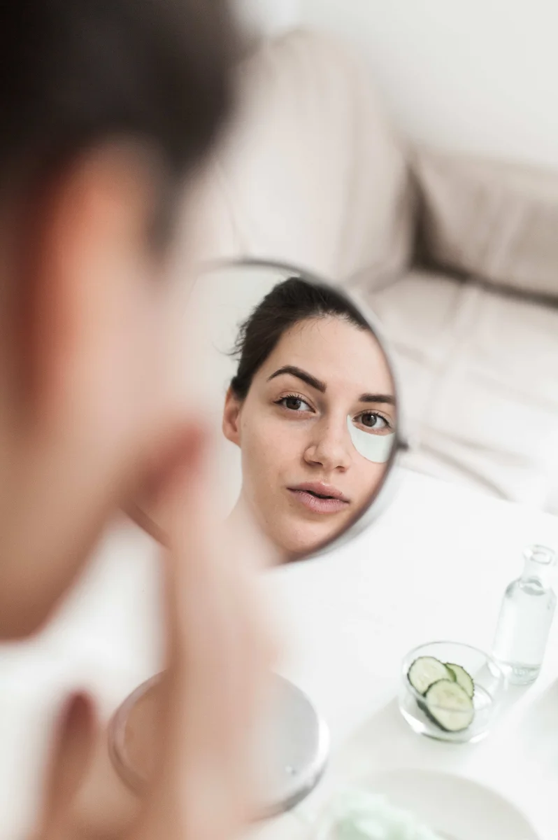 fáradt arc és szem